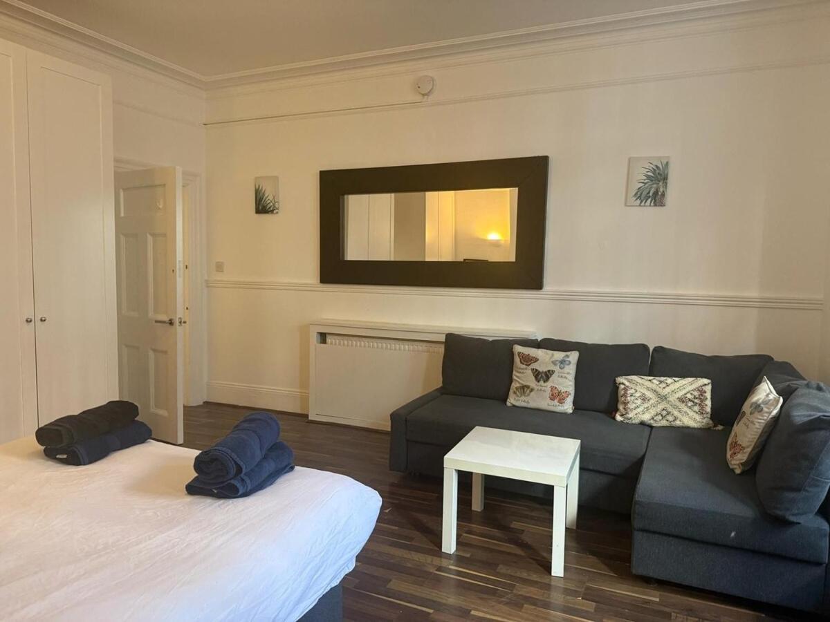 C44- Spacious Split Level Flat Near Edgware Road * Londra