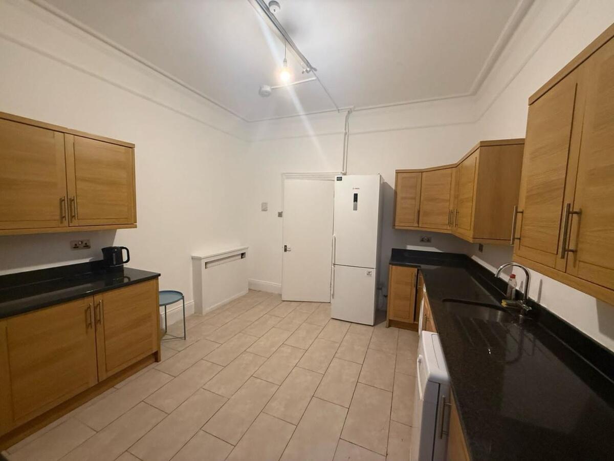 Appartamento C44- Spacious Split Level Flat Near Edgware Road Londra