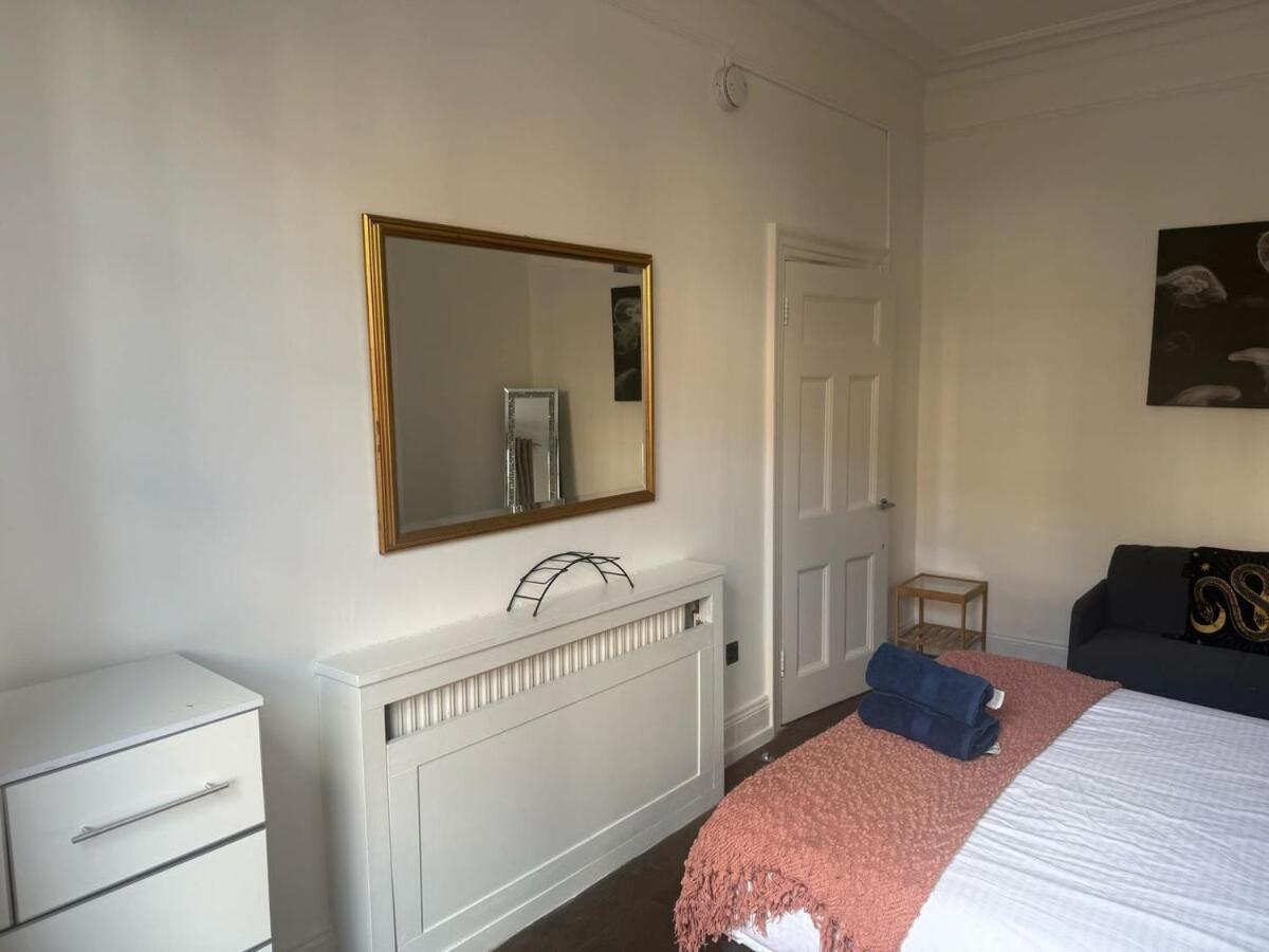 C44- Spacious Split Level Flat Near Edgware Road *