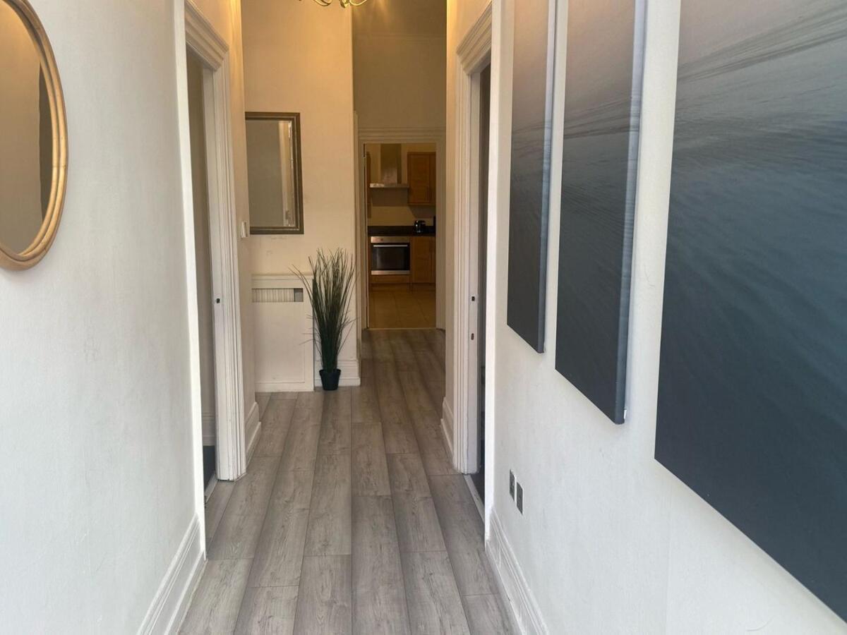 C44- Spacious Split Level Flat Near Edgware Road * Londra