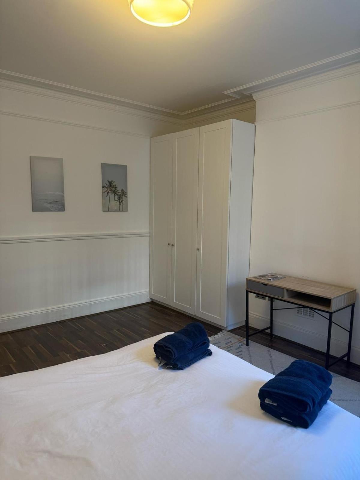 C44- Spacious Split Level Flat Near Edgware Road Londra