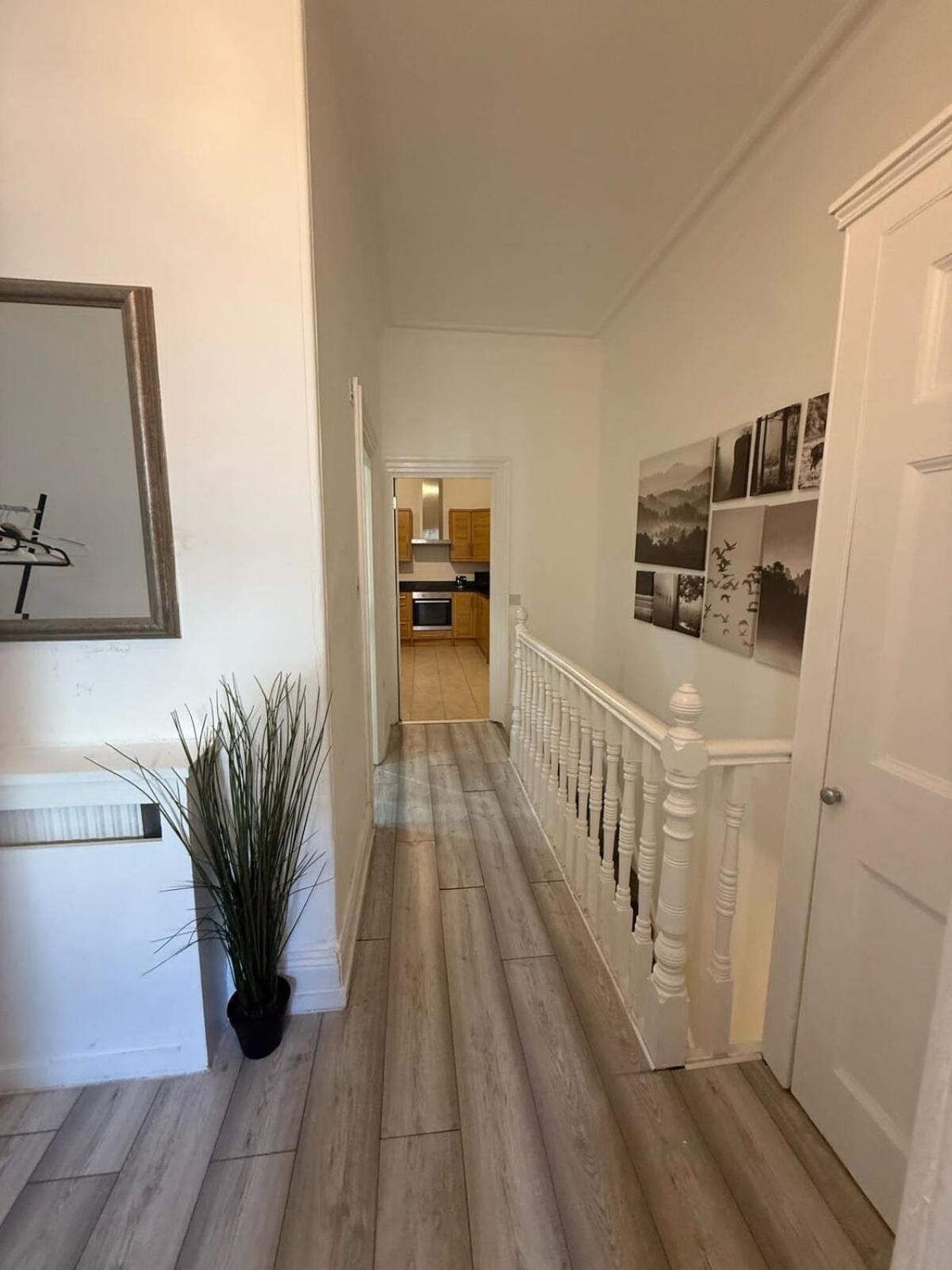 C44- Spacious Split Level Flat Near Edgware Road * Londra